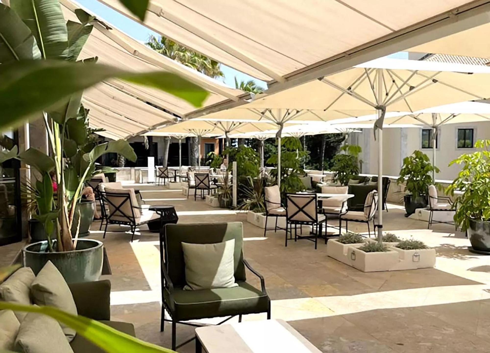 Grande Real Villa Italia Hotel & Spa Cascais Luaran gambar The patio at the Hotel de la Paix